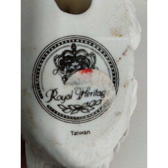 Vintage Royal Heritage Porcelain White Bisque Swan Hand Painted Figurine Taiwan - Picture 6 of 6